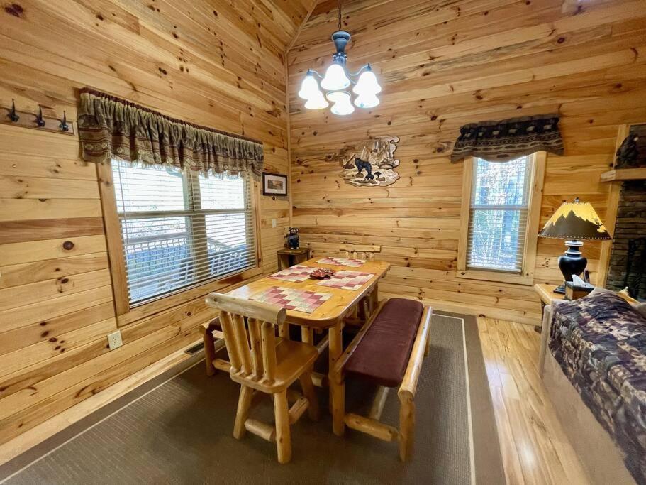 2 Bed Cabin Hot Tub Close To Helen #16 エクステリア 写真