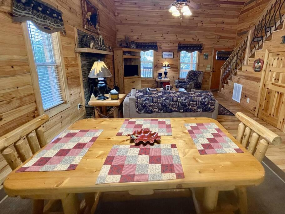 2 Bed Cabin Hot Tub Close To Helen #16 エクステリア 写真